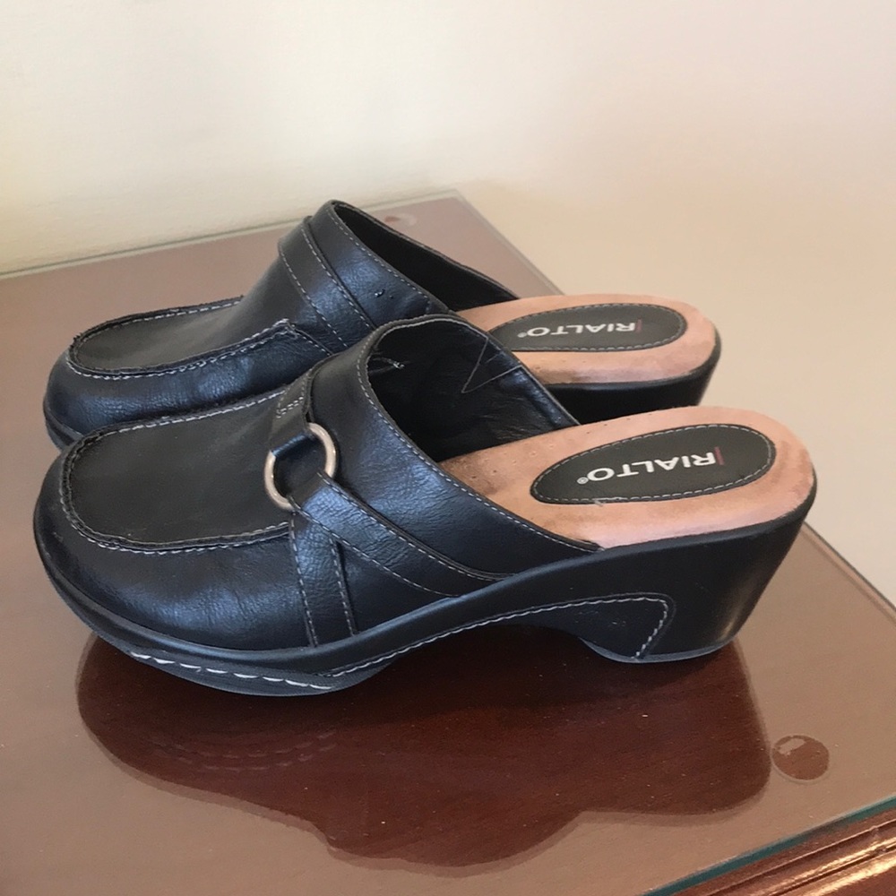 Clogs - Picture 2 of 5